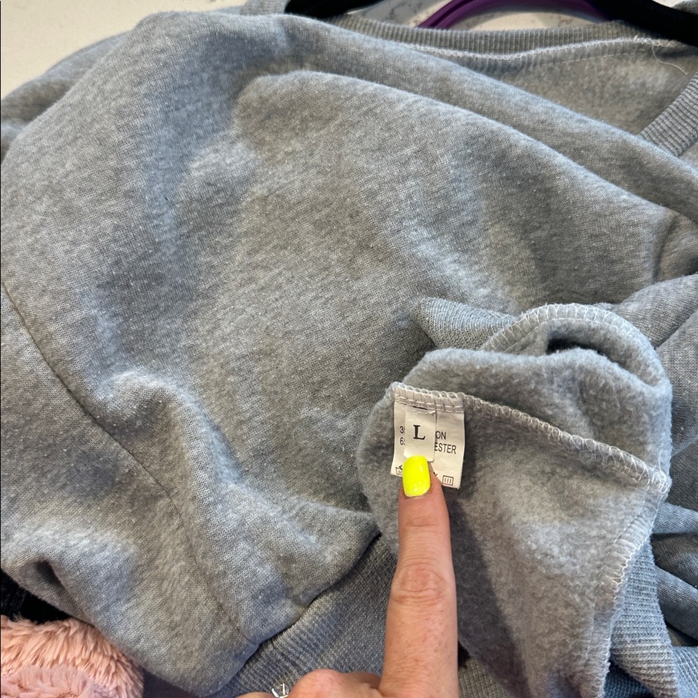 Bundle 5 items @ 5$, pay only 15$ - Sweatshirt dress with Fuzzy Sleeves - Picture 3 of 4